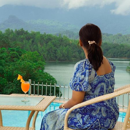 Serene Aqua Hills Kozhikode Hotel Mennanyam Екстериор снимка