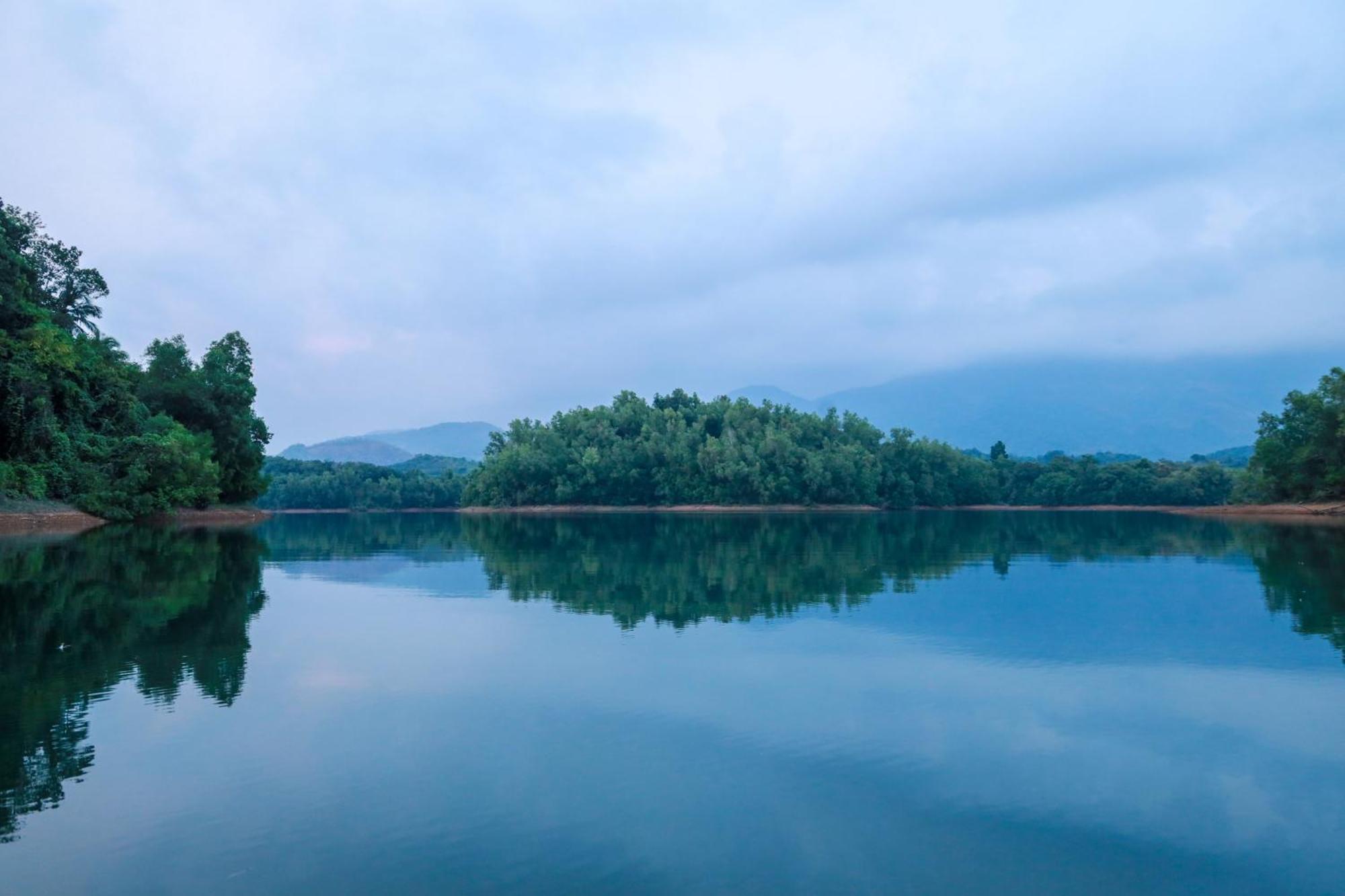 Serene Aqua Hills Kozhikode Hotel Mennanyam Екстериор снимка