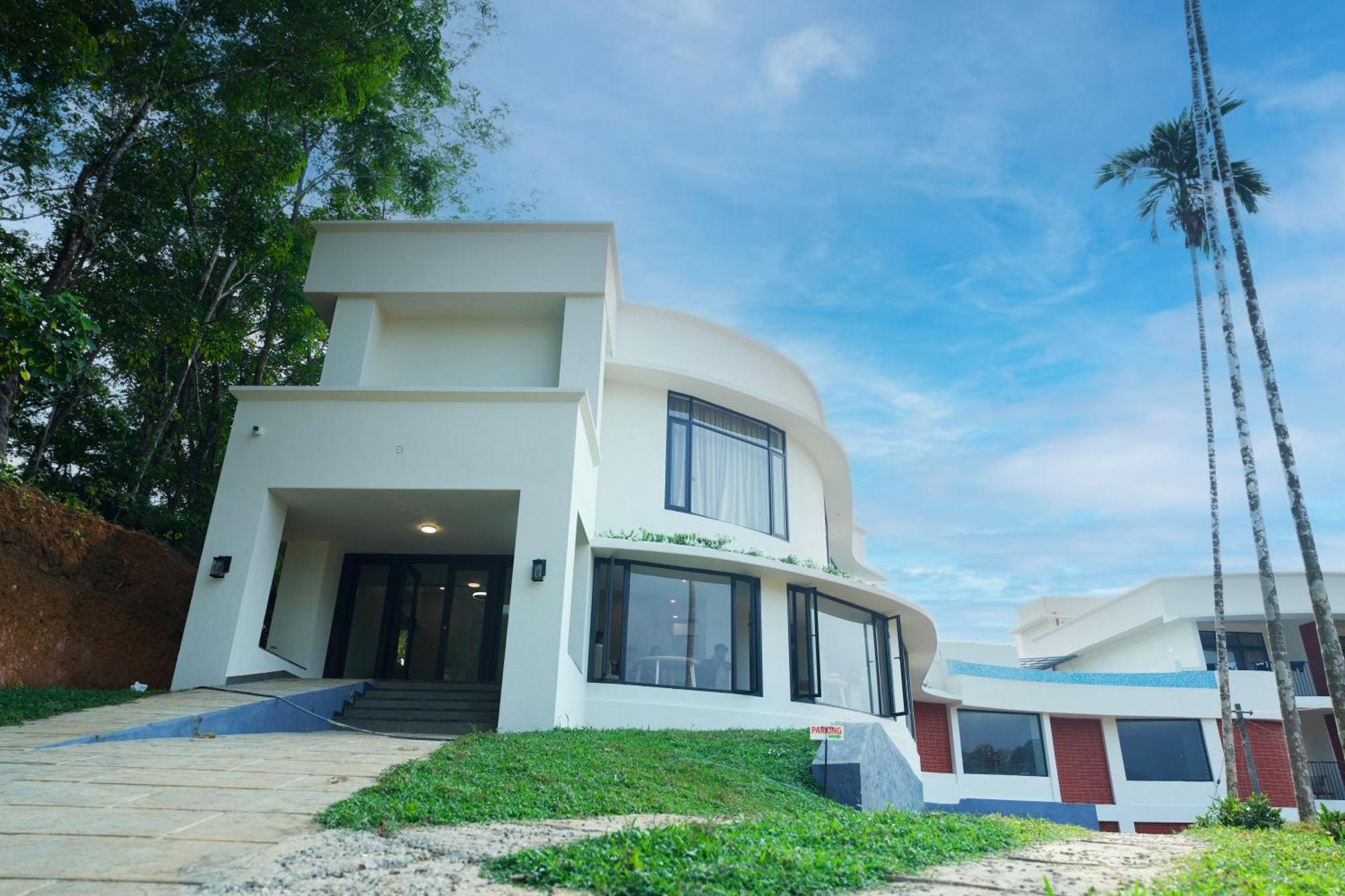 Serene Aqua Hills Kozhikode Hotel Mennanyam Екстериор снимка