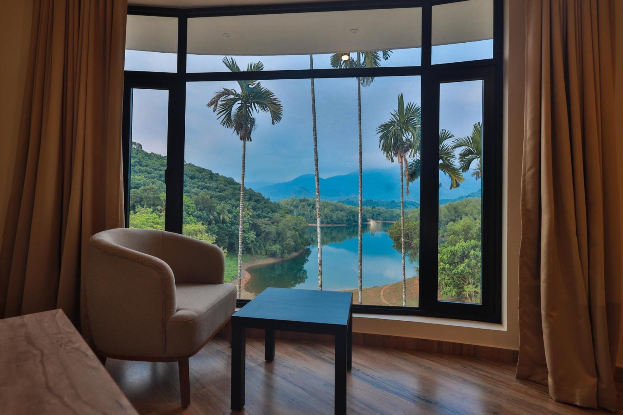 Serene Aqua Hills Kozhikode Hotel Mennanyam Екстериор снимка
